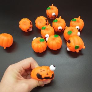 Għafas il-Pumpkin Eye Pop Out Toy